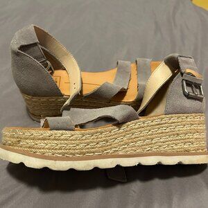 Dolce Vita Wedge Platform Sandel Size 7.5